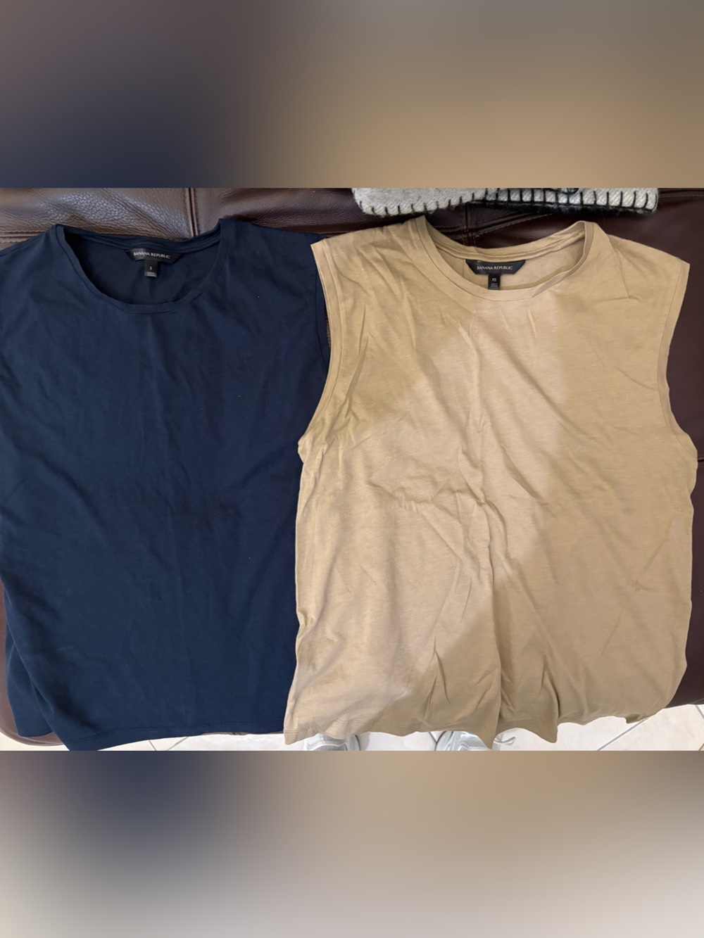 Banana Republic Soft Crew Neck Tees in Tan and Navy (2-Pack)